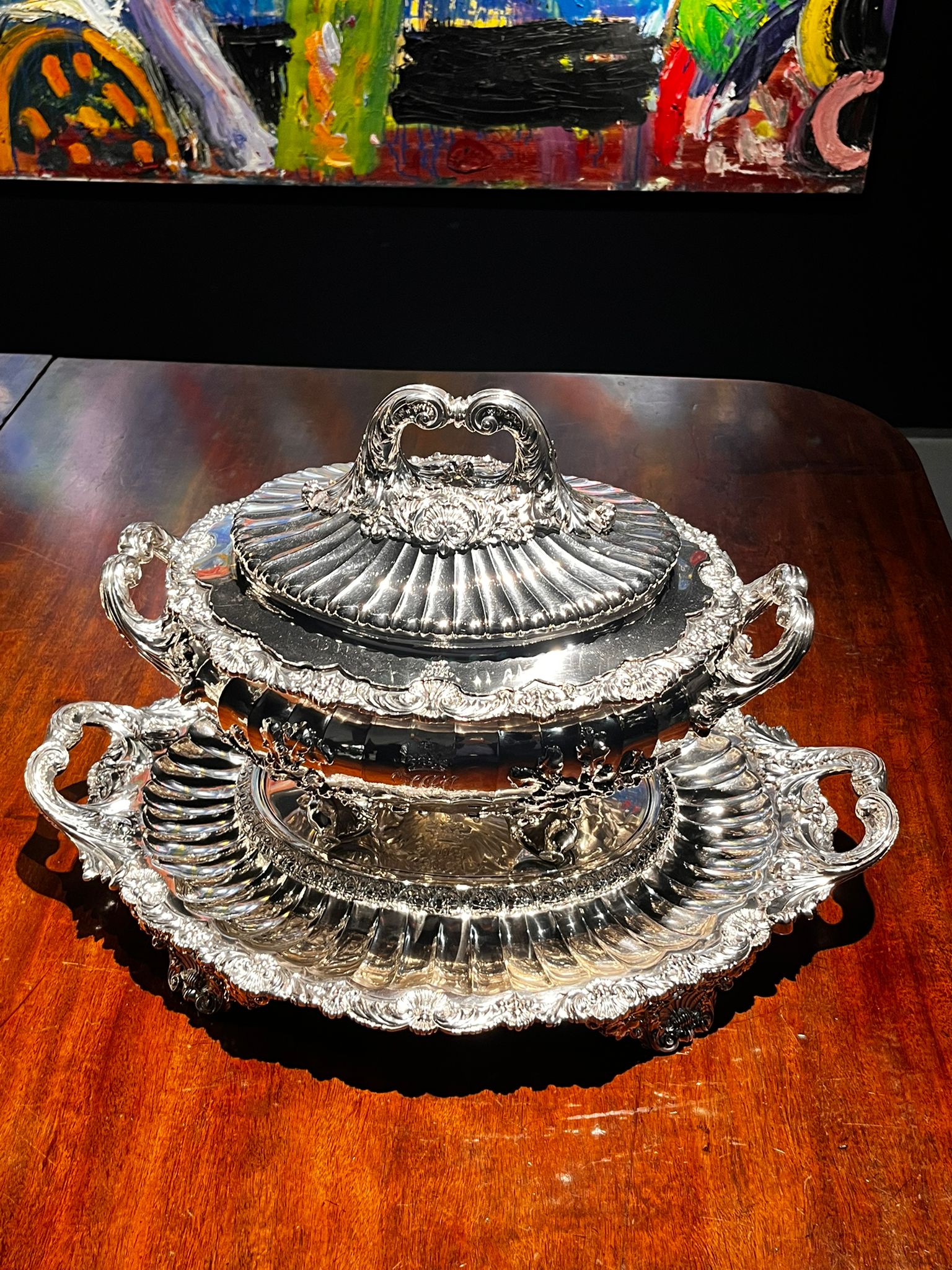 Soupière rococo en argent massif avec plateau, style anglais XIXe siècle